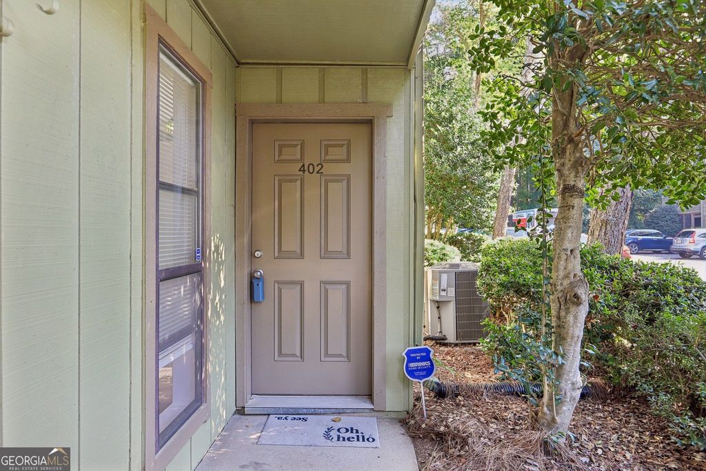 402 Dunbar Drive, Dunwoody, GA 30338 — photo 2