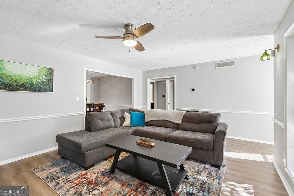 402 Dunbar Drive, Dunwoody, GA 30338 — photo 4