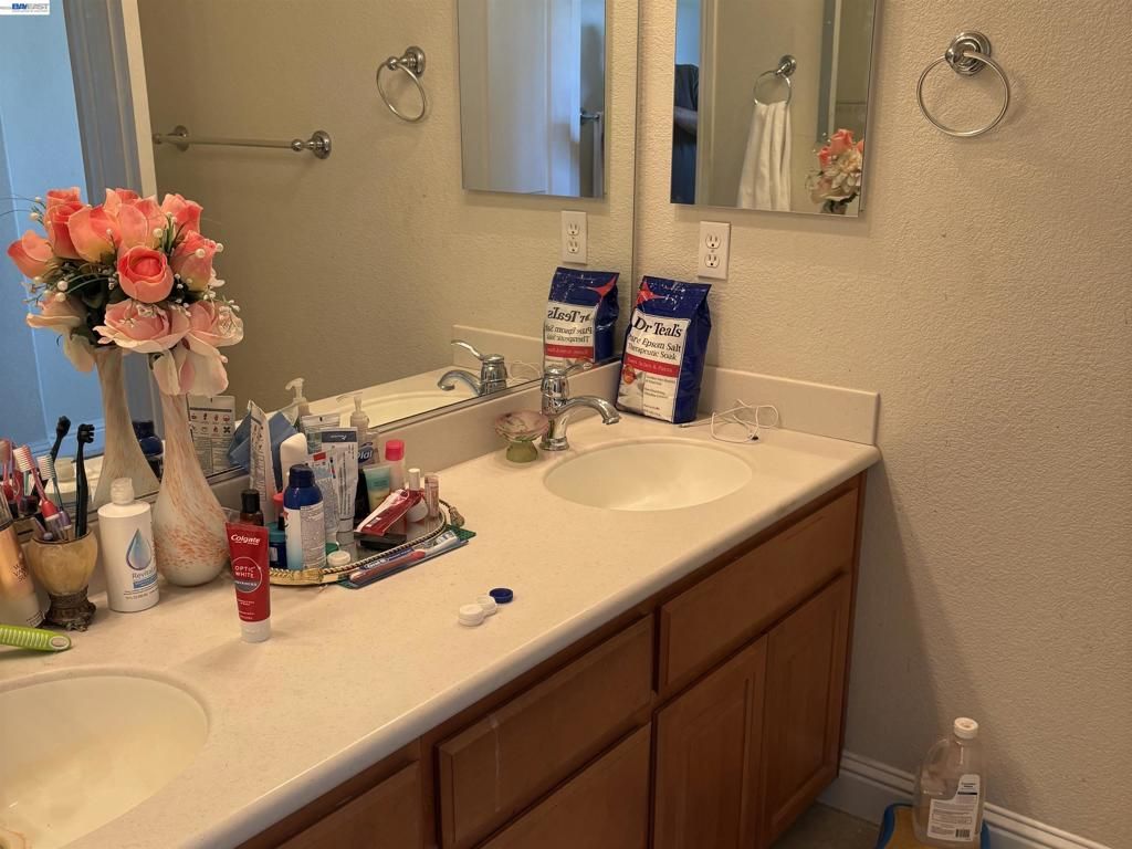 Image 11 of property listing at 379 N Sierra Madre St, Mountain House, CA 95391