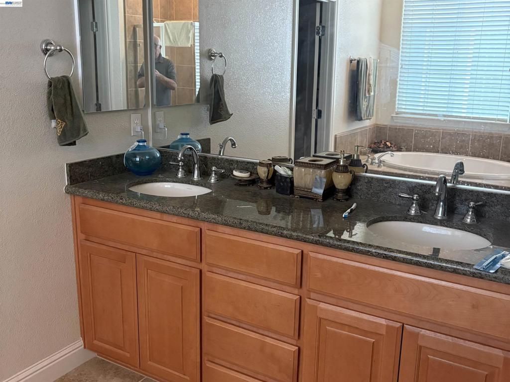 Image 12 of property listing at 379 N Sierra Madre St, Mountain House, CA 95391