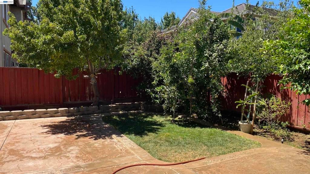 Image 19 of property listing at 379 N Sierra Madre St, Mountain House, CA 95391