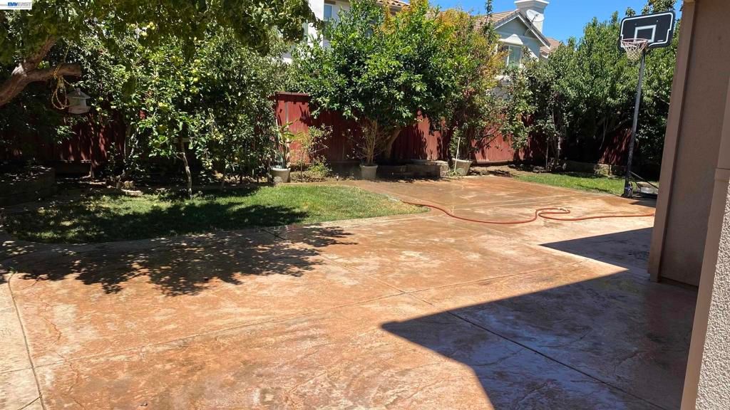 Image 21 of property listing at 379 N Sierra Madre St, Mountain House, CA 95391