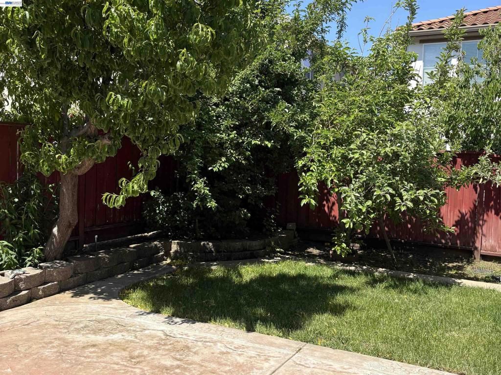 Image 24 of property listing at 379 N Sierra Madre St, Mountain House, CA 95391