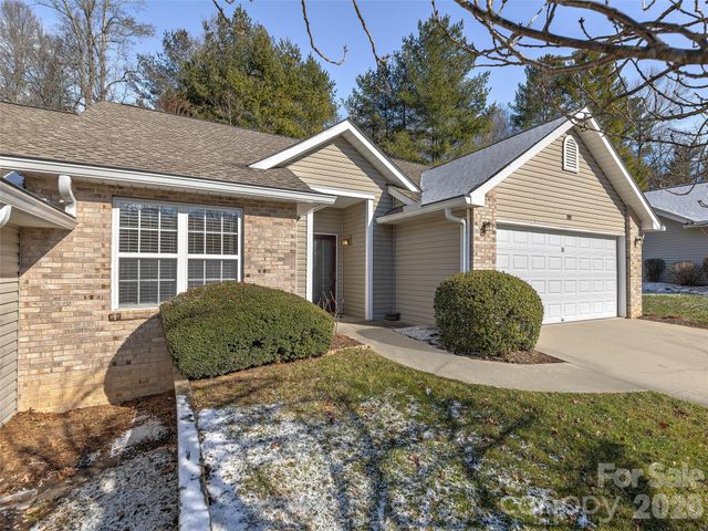 88 Wiltshire Circle, Fletcher, NC 28732
