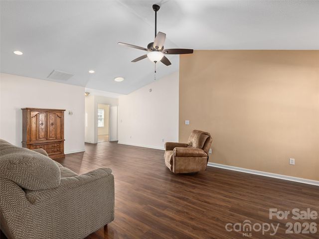 88 Wiltshire Circle, Fletcher, NC 28732