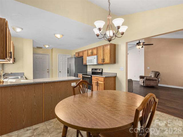 88 Wiltshire Circle, Fletcher, NC 28732