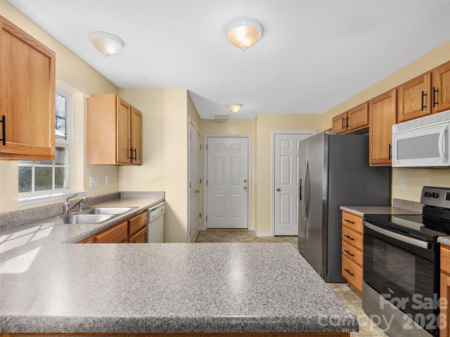 88 Wiltshire Circle, Fletcher, NC 28732