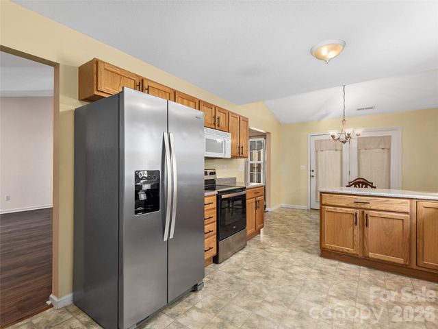 88 Wiltshire Circle, Fletcher, NC 28732