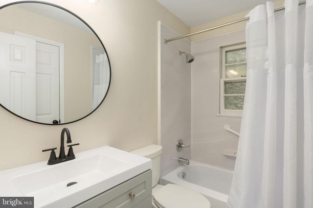 3927 FORESTDALE AVE, Woodbridge, VA 22193