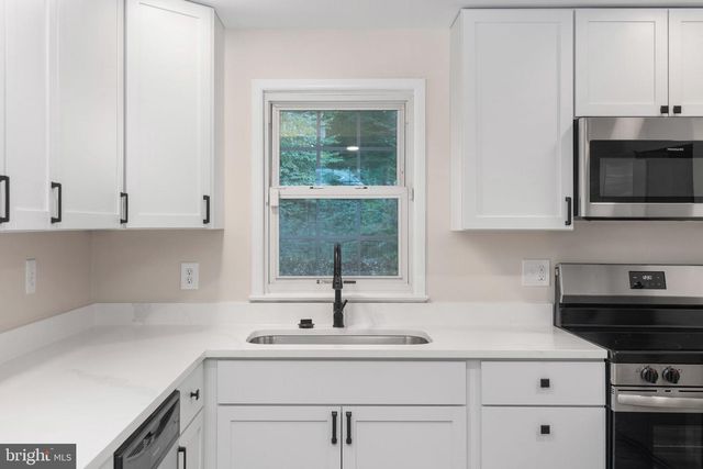 3927 FORESTDALE AVE, Woodbridge, VA 22193
