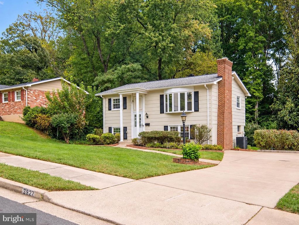3927 FORESTDALE AVE, Woodbridge, VA 22193