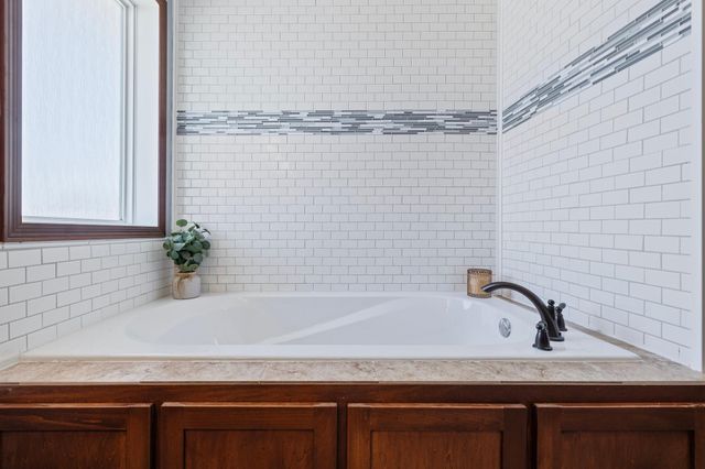 9635 Dunes Lane, Cottage Grove, MN 55016