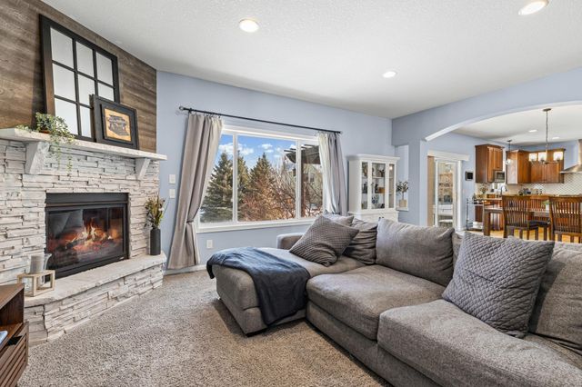 9635 Dunes Lane, Cottage Grove, MN 55016