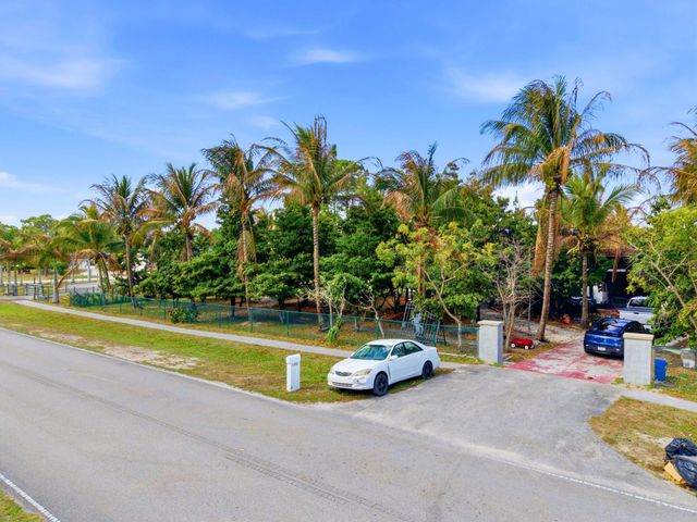 11481 Tangerine Boulevard, The Acreage, FL 33412