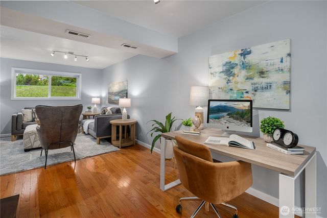 21239 NE 10th Place, Sammamish, WA 98074