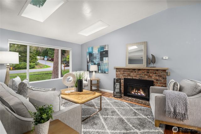 21239 NE 10th Place, Sammamish, WA 98074