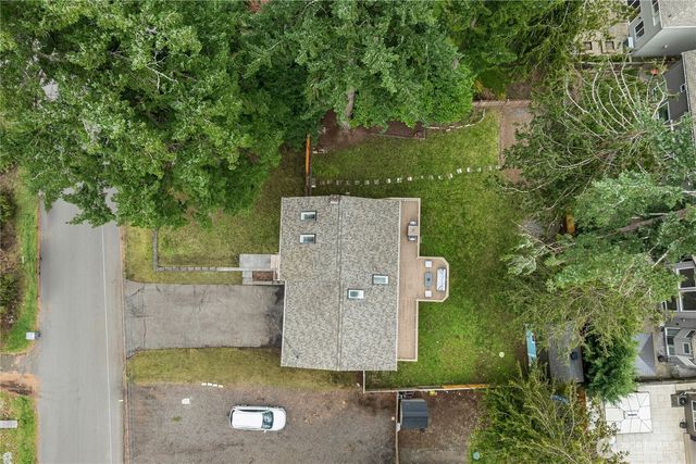 21239 NE 10th Place, Sammamish, WA 98074