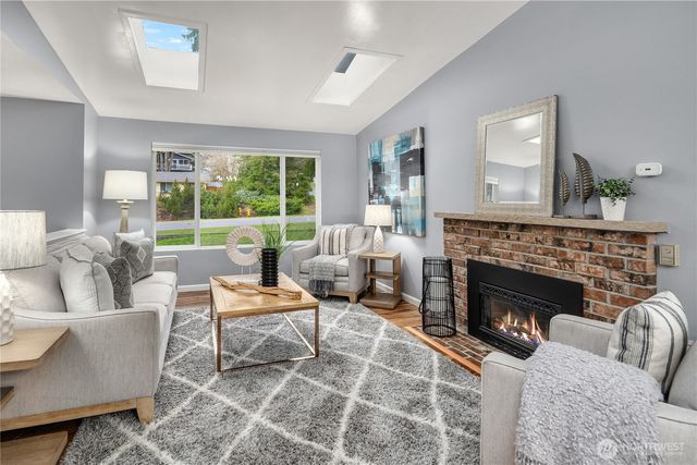 21239 NE 10th Place, Sammamish, WA 98074