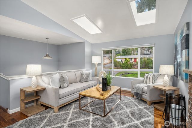 21239 NE 10th Place, Sammamish, WA 98074