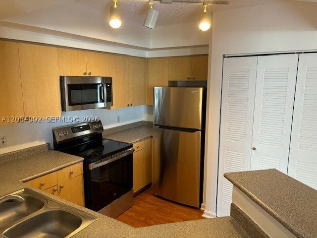 1919 Van Buren St 502A, Hollywood, FL 33020