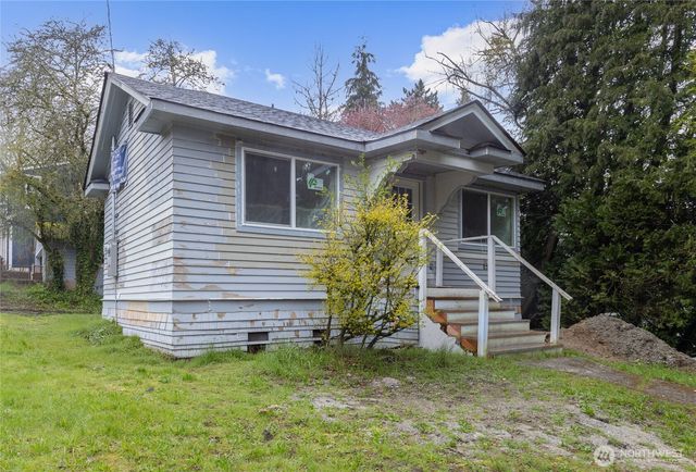 9617 15th Avenue NE, Seattle, WA 98115