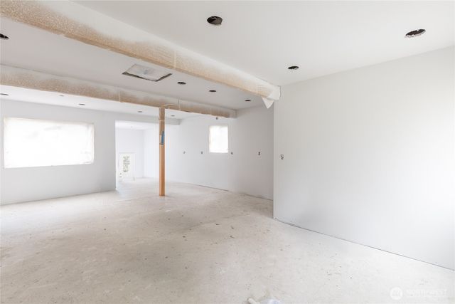 9617 15th Avenue NE, Seattle, WA 98115