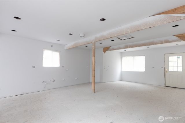 9617 15th Avenue NE, Seattle, WA 98115