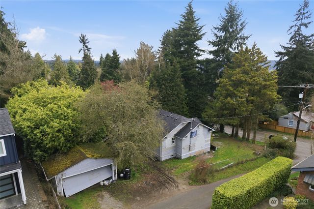 9617 15th Avenue NE, Seattle, WA 98115