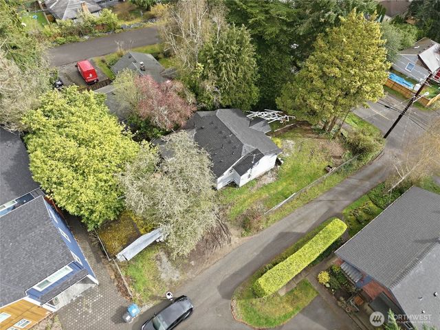 9617 15th Avenue NE, Seattle, WA 98115
