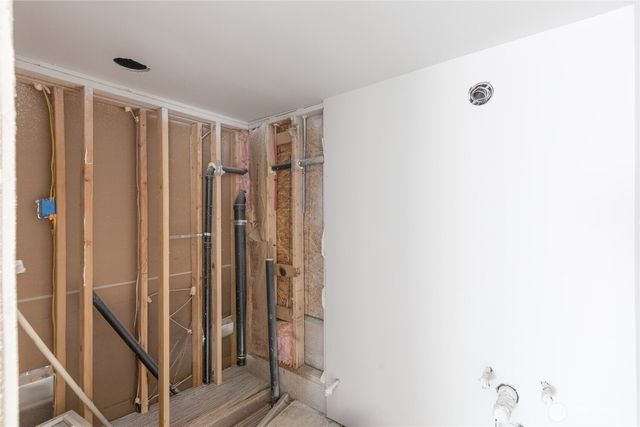 9617 15th Avenue NE, Seattle, WA 98115