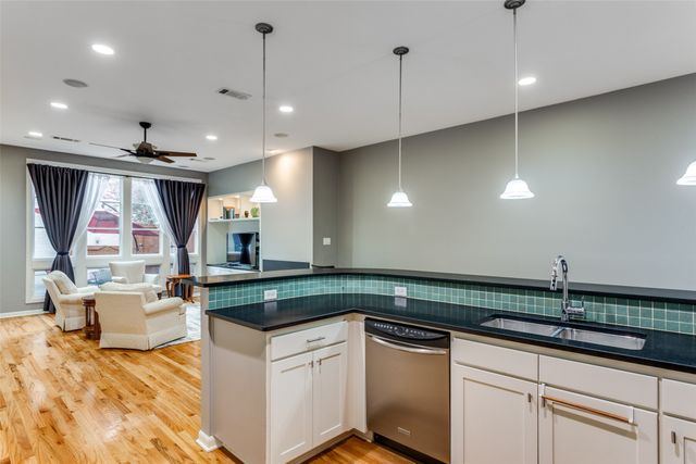 3319 W 6th Street, Fort Worth, TX 76107