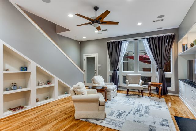 3319 W 6th Street, Fort Worth, TX 76107