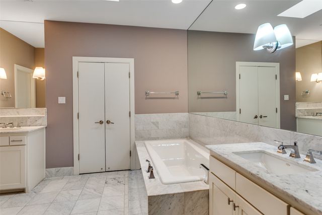 3319 W 6th Street, Fort Worth, TX 76107