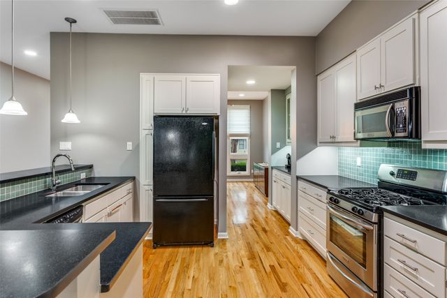 3319 W 6th Street, Fort Worth, TX 76107