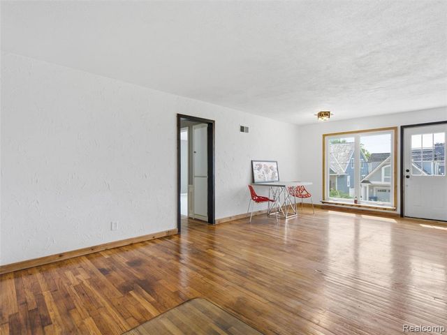 2790 Sylvan Shores Drive, Waterford, MI 48328