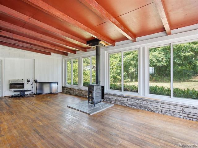 2790 Sylvan Shores Drive, Waterford, MI 48328