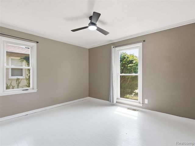 2790 Sylvan Shores Drive, Waterford, MI 48328