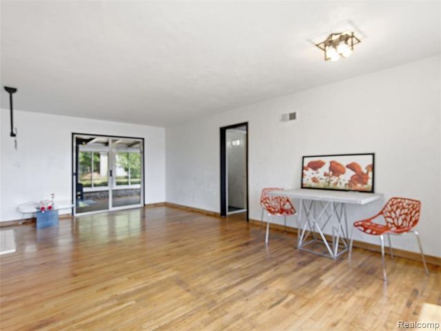 2790 Sylvan Shores Drive, Waterford, MI 48328