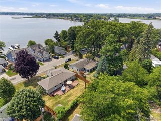2790 Sylvan Shores Drive, Waterford, MI 48328