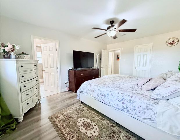 7146 Bayou Forest Drive, Houston, TX 77088