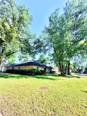 7146 Bayou Forest Drive, Houston, TX 77088