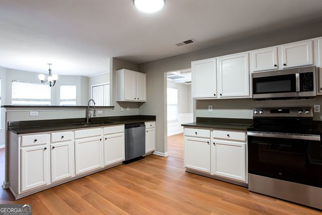 10937 Southwood Drive, Hampton, GA 30228