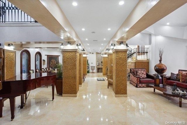 959 S End Road, Woodmere, NY 11598