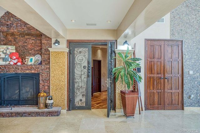 959 S End Road, Woodmere, NY 11598