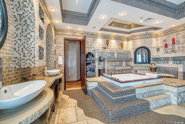 959 S End Road, Woodmere, NY 11598