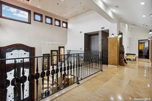 959 S End Road, Woodmere, NY 11598