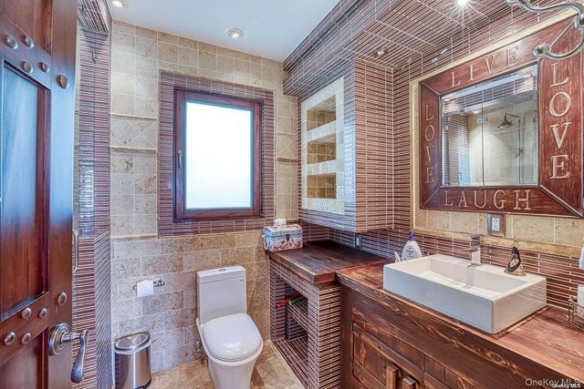 959 S End Road, Woodmere, NY 11598