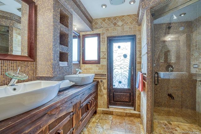 959 S End Road, Woodmere, NY 11598