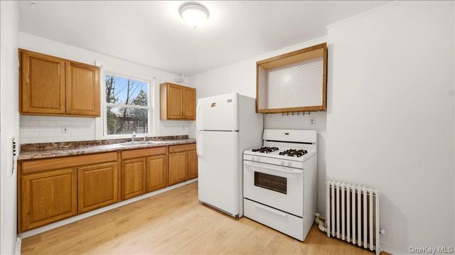 18 Vernon Terrace, Poughkeepsie, NY 12601