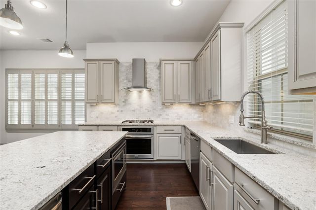 1615 Rosewood Street, Houston, TX 77004